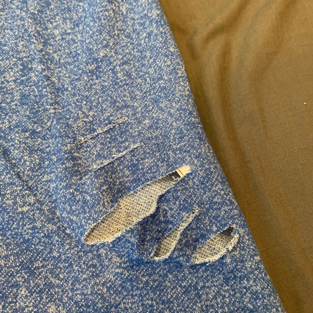 Tattered/slashed style t shirt - Picture 3 of 4